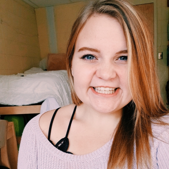 Meet your Posher, Isabella - Picture 1 of 1